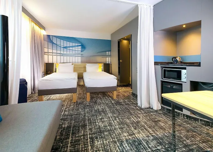 Отель Novotel Potsdamer Platz 3*