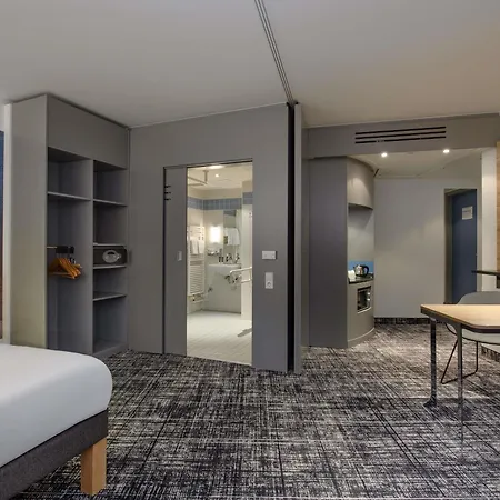 Novotel Potsdamer Platz Hotel 3*